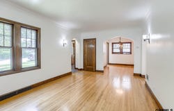 908 S 38th Avenue, Omaha, NE 68105