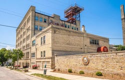 904 E Pearson St, Milwaukee, WI 53202