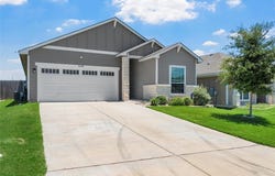 448 Oxford Lane, Troy, TX 76579