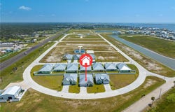 1013 Las Palmas Drive, Rockport, TX 78382