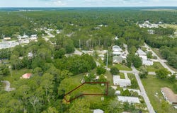 225 A Ave G, Apalachicola, FL 32320