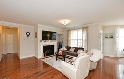 3 Pebble Rd, Woodland Park, NJ 07424-4280