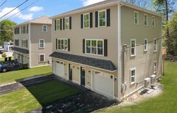 40 Farnum Pike, Smithfield, RI 02917