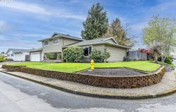 2592 DUMAS DR, Springfield, OR 97477