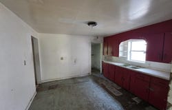 1335 Dunham Street, South Bend, IN 46619-3811