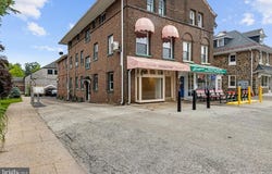 240 E LANCASTER AVENUE #RETAIL UNIT, WAYNE, PA 19087