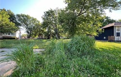 7411 Englewood Lane, Raytown, MO 64133