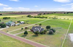 560 Doe Run Road, Crawford, TX 76638