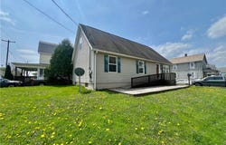 402 W Poplar Street, Grove City Boro, PA 16127