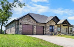 1691 S Charles Place, Bolivar, MO 65613
