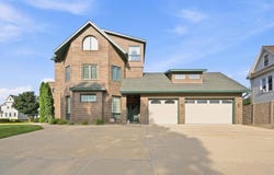 14 E Hale Street, New Hampton, IA 50659