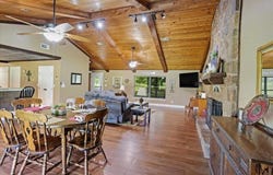 1578 County Road 1240, Savoy, TX 75479