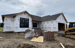 404 Sundown Lane, Chatham, IL 62629