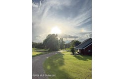 11 Rolling Green Circle, Winona, MS 38967
