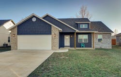 780 E Destin Lane, Bolivar, MO 65613