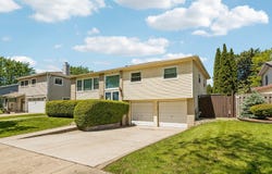774 Polynesian Drive, Des Plaines, IL 60016