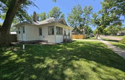 615 NW 1st St, Madison, SD 57042