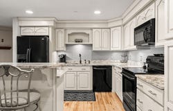 1001 Marina Dr, Quincy, MA 02171