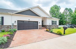 993 Pin Oaks Drive, Broadview Heights, OH 44147