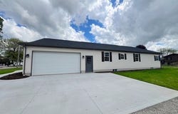 800 East Avenue, Dover, OH 44622