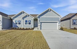 1225 SE Windbreak Drive, Lee's Summit, MO 64081