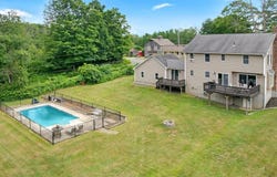 157 Podunk Rd, Sturbridge, MA 01566