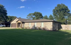 2119 COKER HAMPTON Drive, Stuttgart, AR 72160