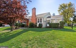 546 S FORKLANDING Road, MAPLE SHADE, NJ 08052