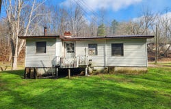 9881 KY RT 172, Flat Gap, KY 41219