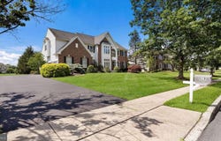 519 GLEN MEADOW RD, RICHBORO, PA 18954