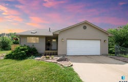 28447 477th Ave, Canton, SD 57013-5809