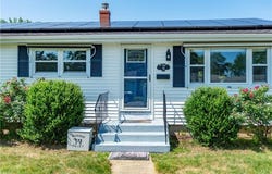 43 Deerfield Drive, Warwick, RI 02886