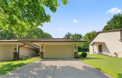 4427 Chatsworth Street N, Shoreview, MN 55126