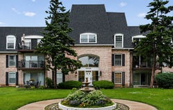 5200 CARRIAGEWAY Drive, Rolling Meadows, IL 60008