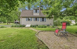 45 Glendale Road, Northampton, MA 01062