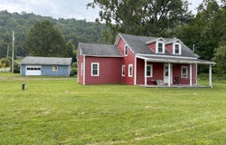 8 Rabbit College Road, Petersburgh, NY 12138