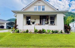 526 Main Street, Paintsville, KY 41240