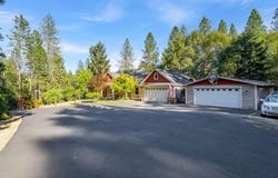 1260 Pinecrest Drive, Grants Pass, OR 97526