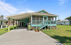 1507 S Pearl St, ROCKPORT, TX 78382