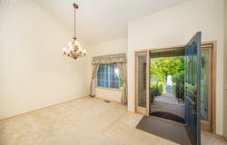 1625 VICTORIAN Way, Eugene, OR 97401