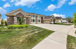 20282 BEACON Way, Northville, MI 48167