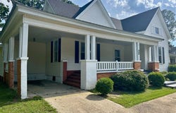 403 W MAIN ST, Samson, AL 36477