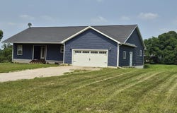5056 GLEASON DR Drive, Whitmore Lake, MI 48189