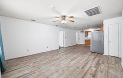 400 Blue Quail Dr, Lytle, TX 78052