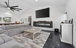 1075 First Rd, Diana, TX 75640
