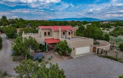 40 Paseo Del Antilope, Santa Fe, NM 87506