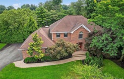 10 Carlton Court, New City, NY 10956