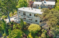 414 E 3RD ST, Hood River, OR 97031