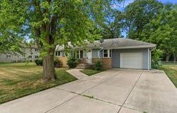 1844 Austin Avenue, Schererville, IN 46375