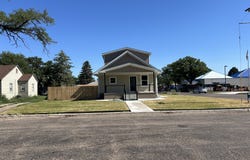 202 W 9th St, Goodland, KS 67735